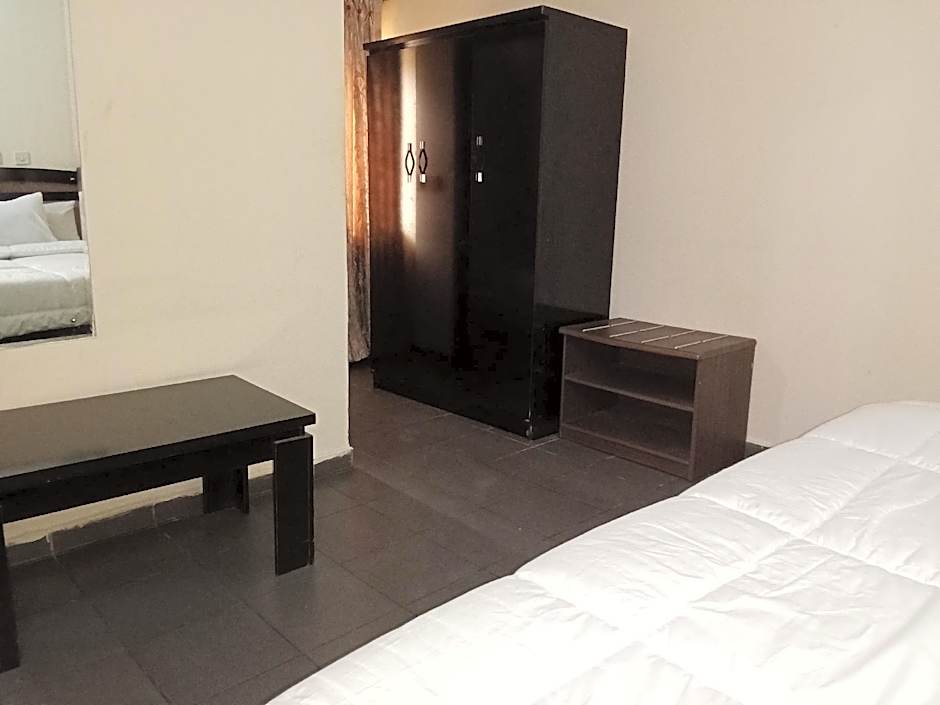 Dreamland Suites