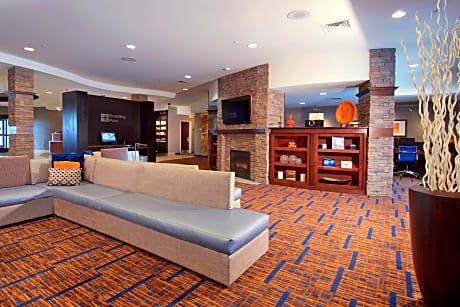 Courtyard by Marriott Madison West / Middleton