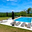 Domaine de Cazal - Chambres d'Hôtes avec piscine au cœur de 26 hectares de nature préservée