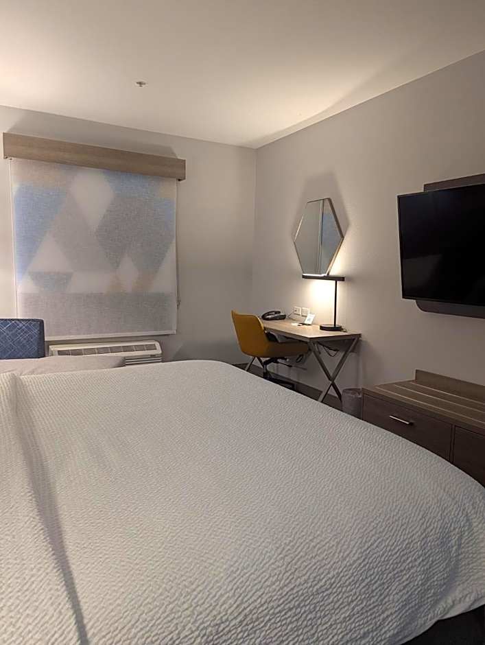 Holiday Inn Express Hotel & Suites Loveland By IHG