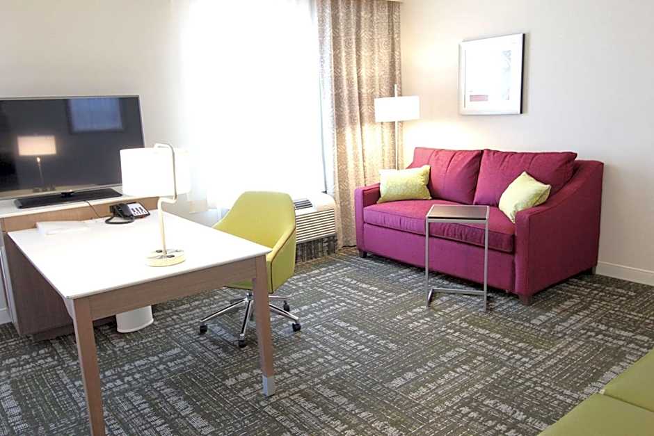 Hampton Inn By Hilton & Suites Dallas Market Center