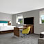 Hampton Inn & Suites by Hilton Toronto Downtown