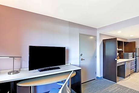 1Queen Hearing Accessible Studio Suite Nosmok