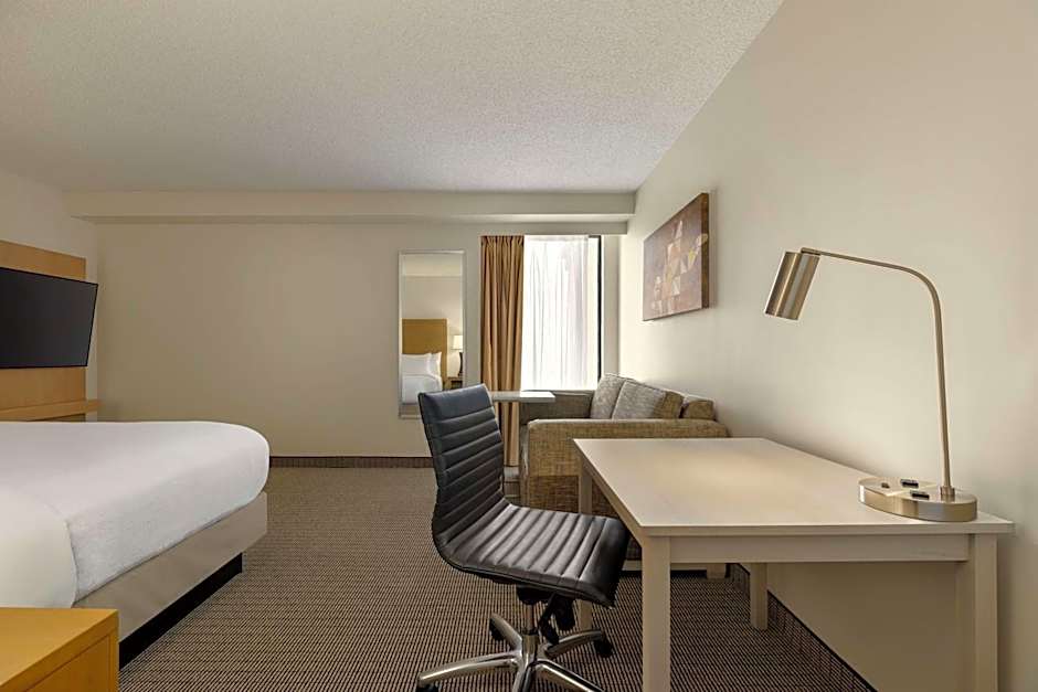 Embassy Suites By Hilton Hotel Denver - International Airport