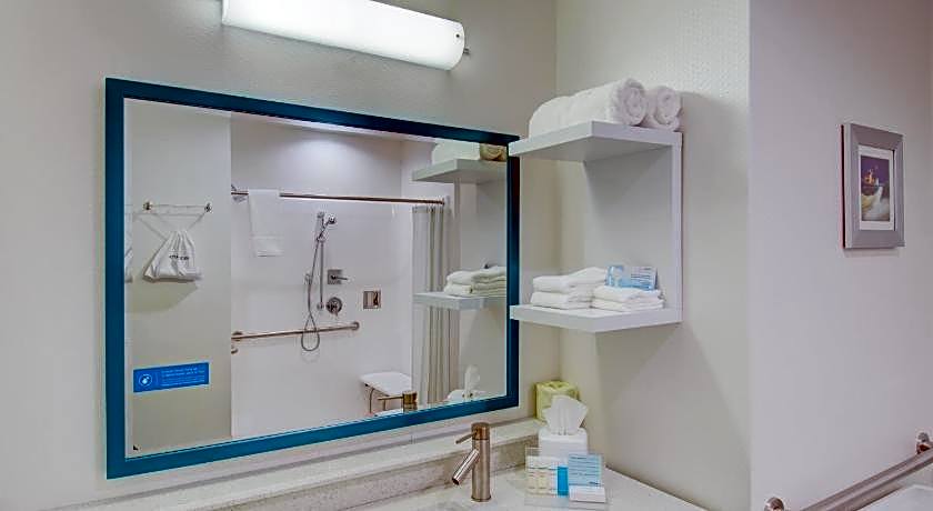 Hampton Inn & Suites Boston/Stoughton