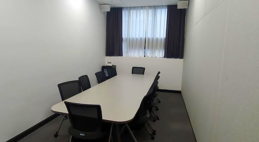 Westernbay Marina Hotel