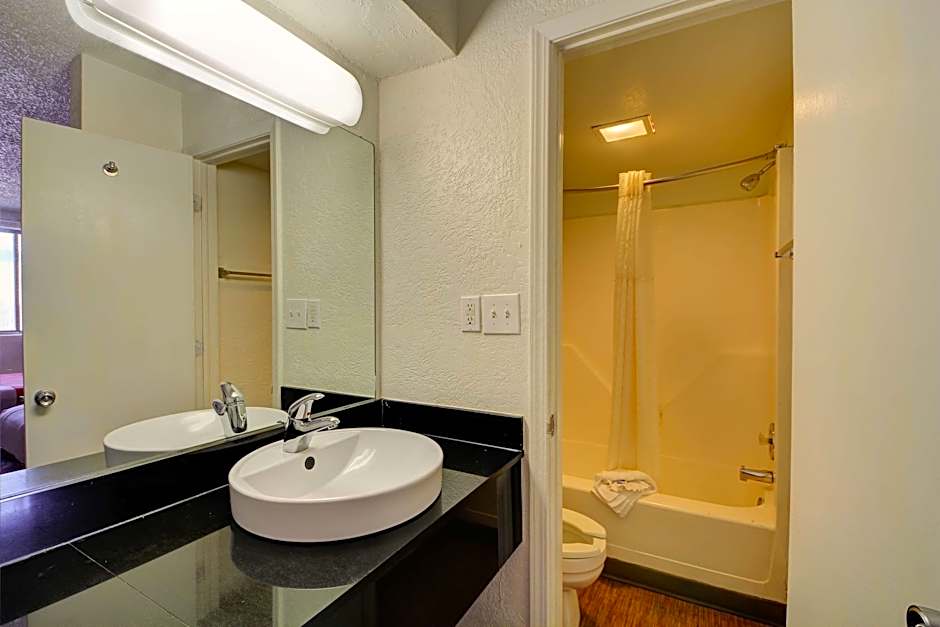 Economy Hotel Oklahoma City