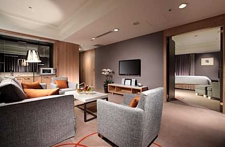 Deluxe Suite
