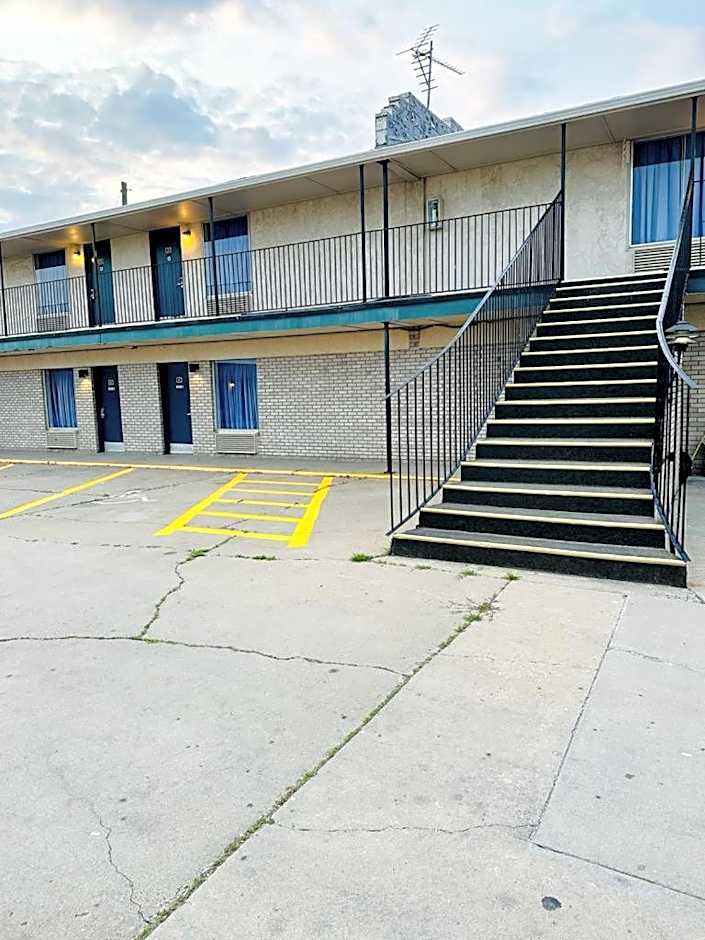 Travel Inn & Suites
