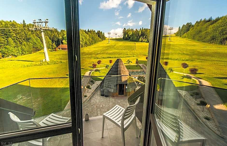 Hotel Kompleks Beskid z basenem i stokiem narciarskim - blisko Babiej Góry