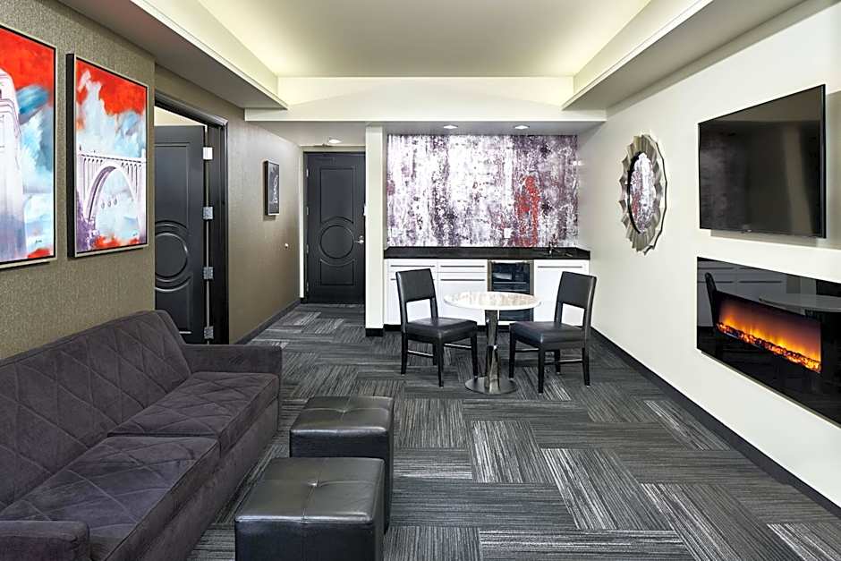 The Davenport Grand, Autograph Collection by Marriott