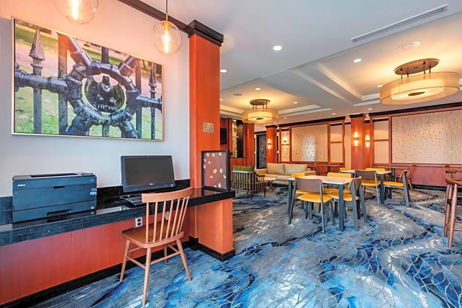 Fairfield Inn & Suites Columbus