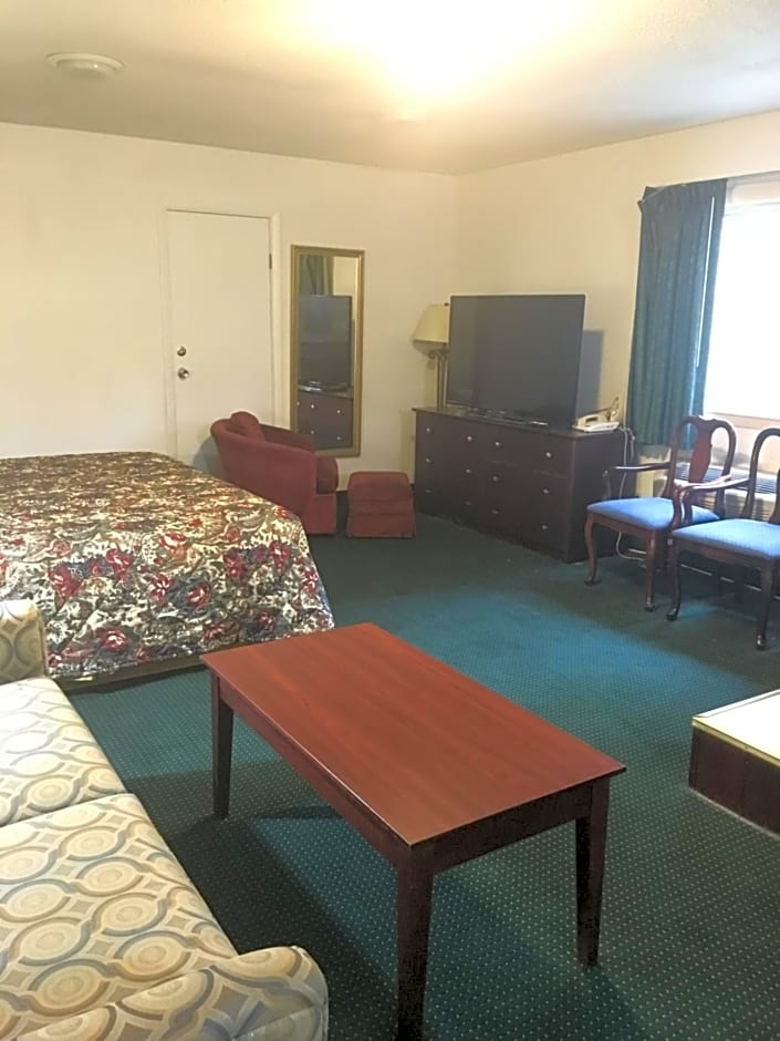 Rapids Inn And Suites