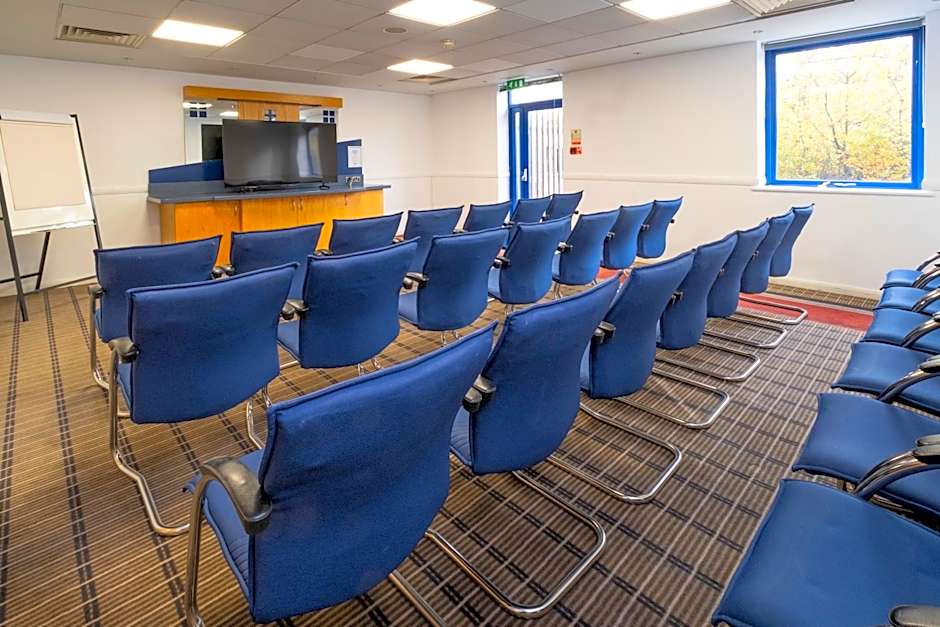 Holiday Inn Express Droitwich Spa By IHG