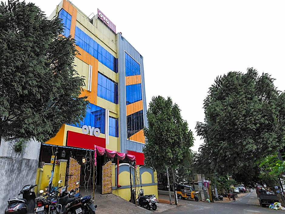 Sindhura Guest House by OYO Rooms