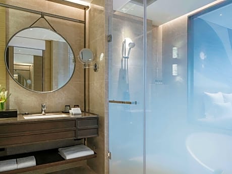 Deluxe Room 1 King Size Bed