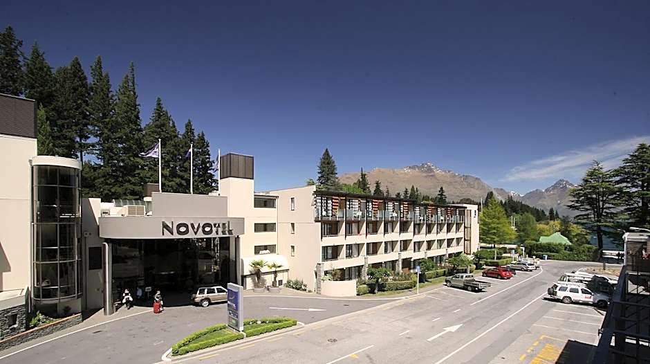 Novotel Queenstown Lakeside