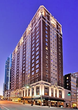 Hotel Phillips Kansas City, Curio Collection by Hilton
