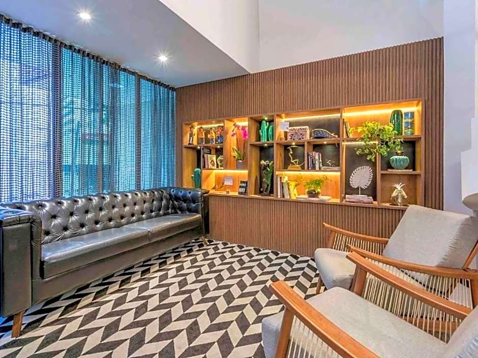 Deluxe Rooms by Holiday Stays