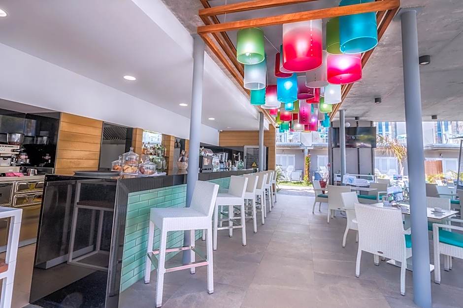 Hotel LIVVO Los Calderones - Adults recommended