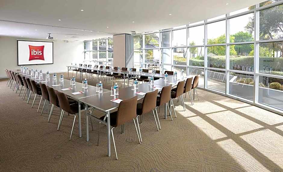 Ibis Melbourne Glen Waverley Hotel