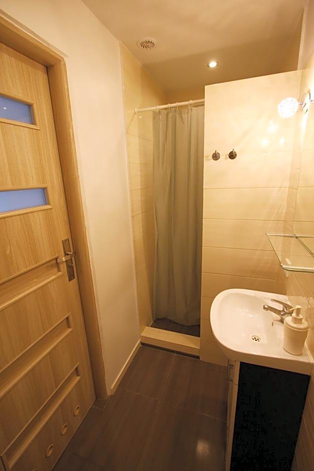 Pokoje Nadrzeczna 45