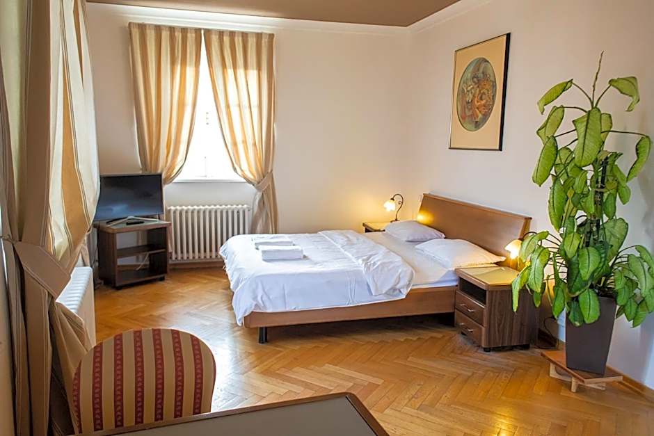 Residence Thunovska