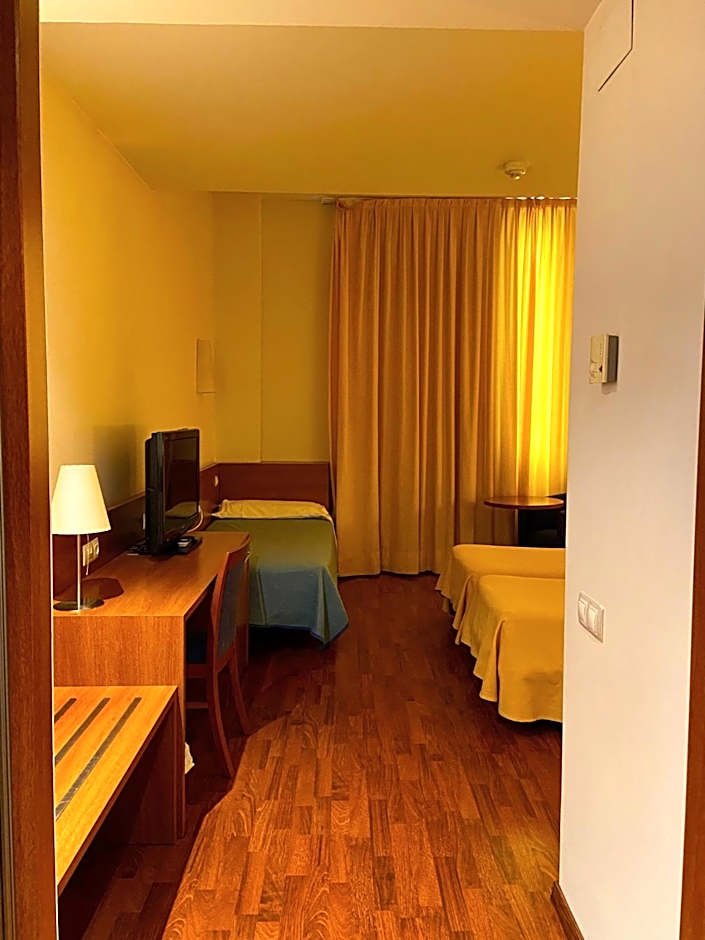 Photo 1 of 7 of Triple Room