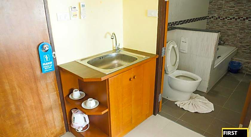 First And Frang Hotel