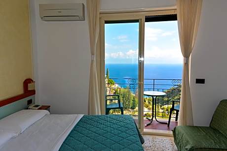 Double or Twin Room with Balcony and Sea View
