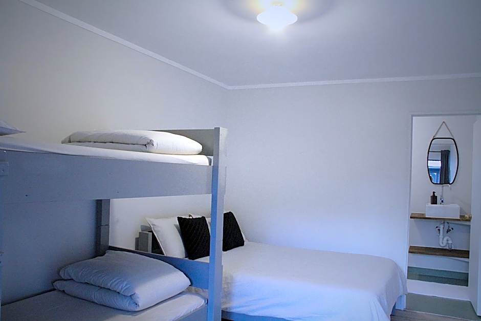 Hugo & Carters Backpackers & Motel