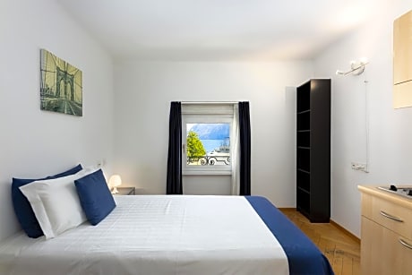 Single Room with Lake View