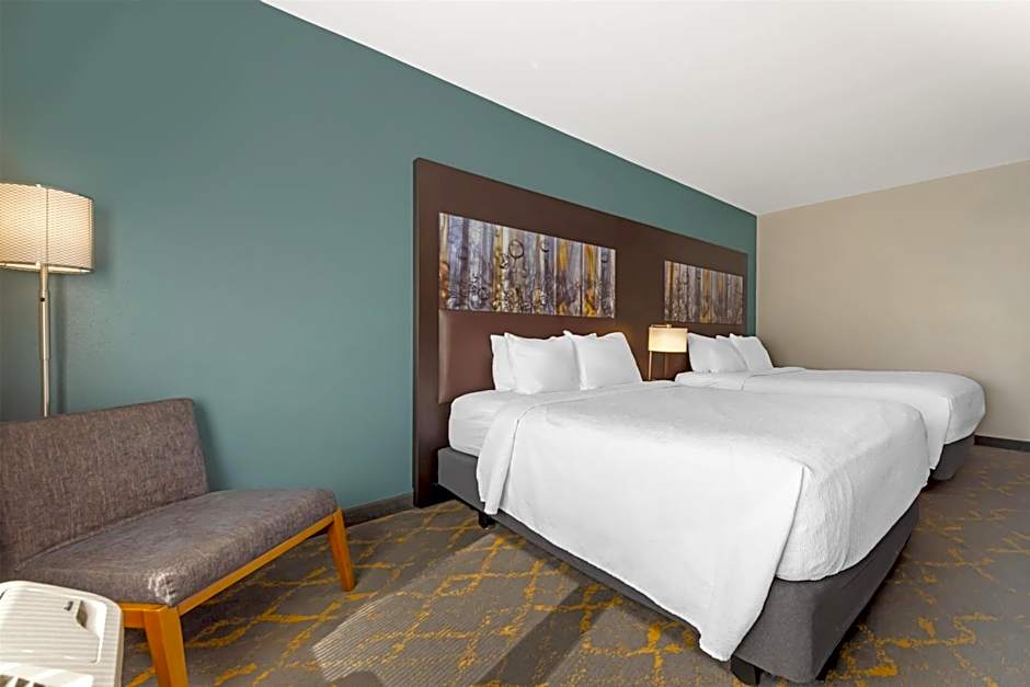 Best Western Plus Isanti