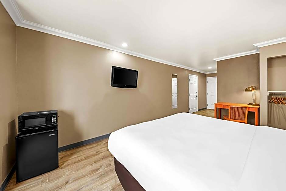 Comfort Inn & Suites Salinas City Center Area