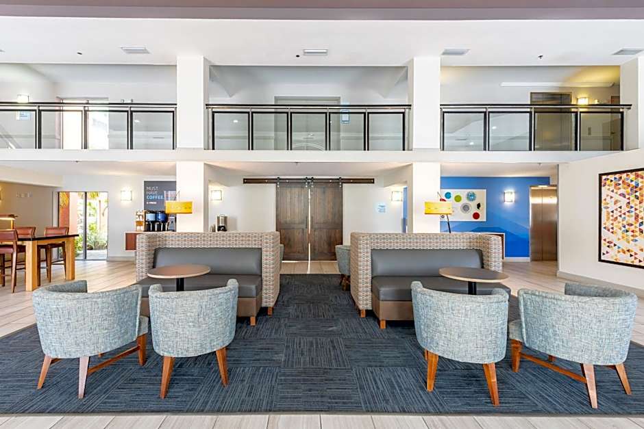 Holiday Inn Express Hotel & Suites Bradenton West By IHG