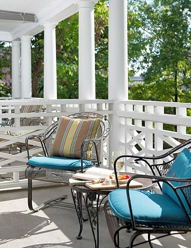 Southmoreland on the Plaza an Urban Inn