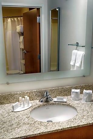 Suite, Multiple Beds (2 Queen Beds and 1 Double Sofa Bed)