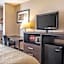 Quality Inn & Suites West Bend