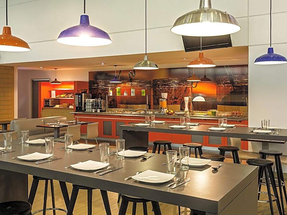 Ibis Cancun Centro Hotel