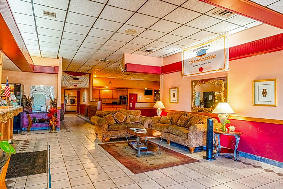 Castle Inn & Suites by OYO Lawton