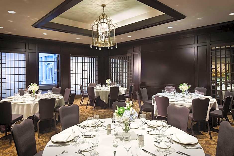 The Logan Philadelphia, Curio Collection by Hilton