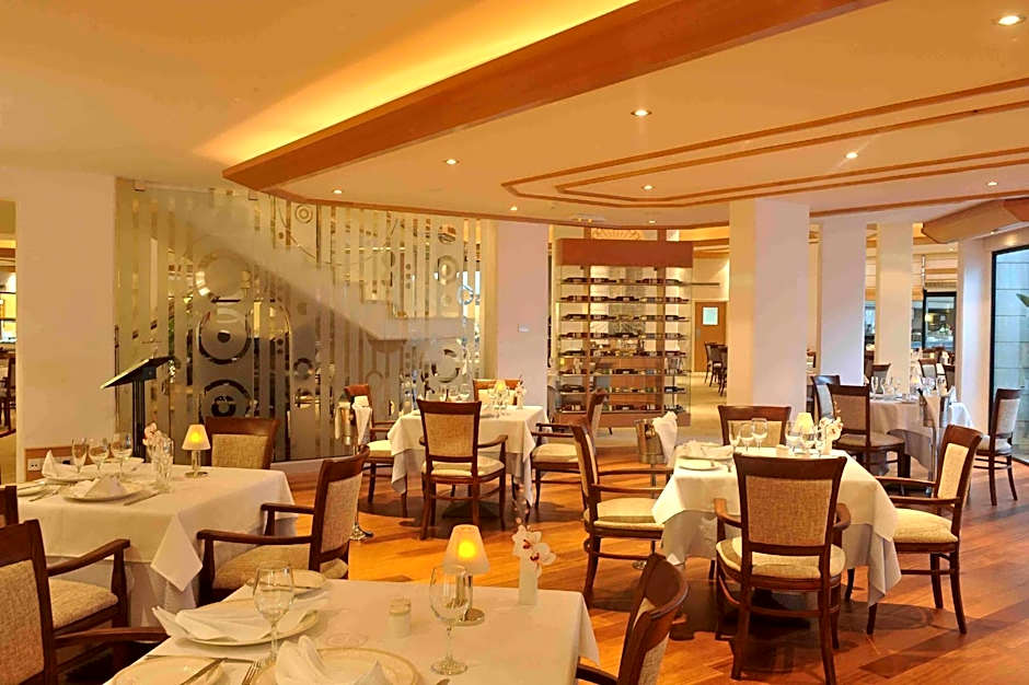Constantinou Bros Asimina Suites Hotel