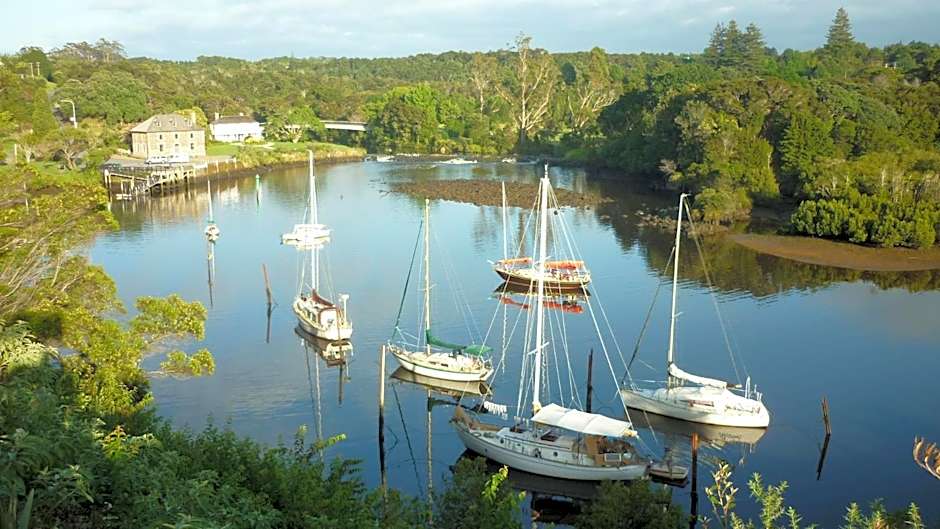 Colonial House Motel