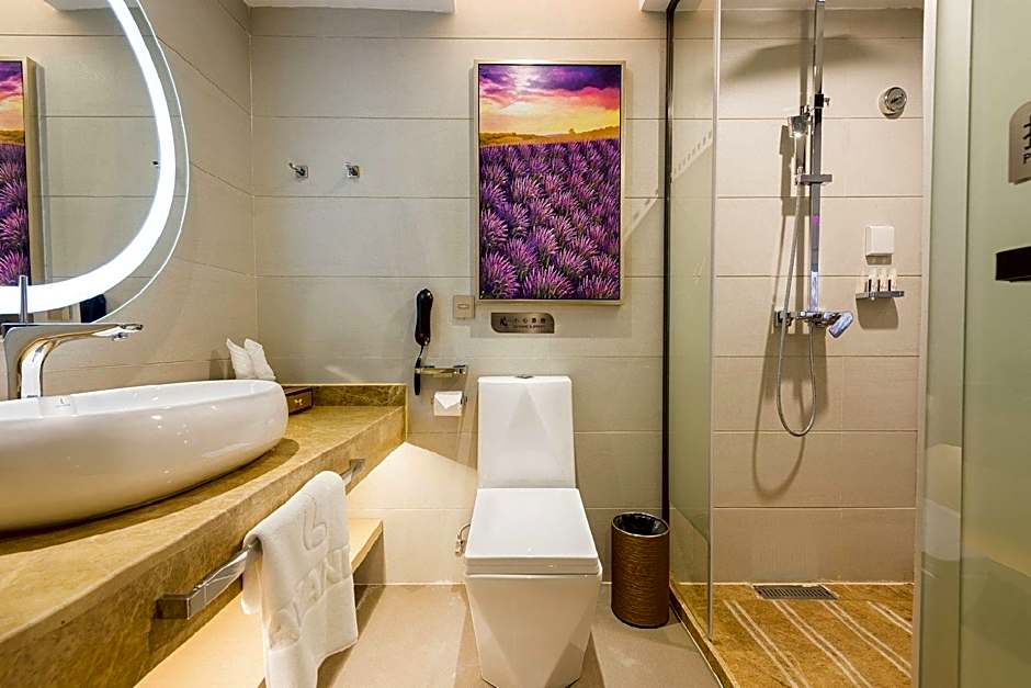 Lavande Hotel Heyuan Avenue Asia's first fountain