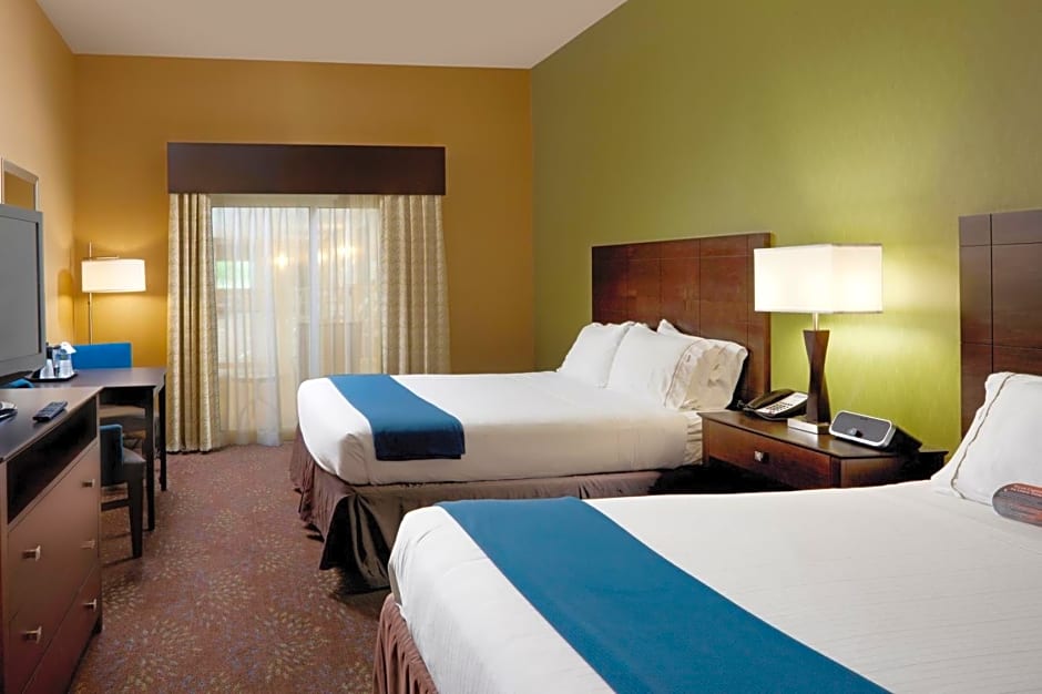 Holiday Inn Express Hotel & Suites Saginaw by IHG