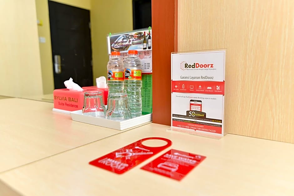 RedDoorz Plus near Mall Bali Galeria 2