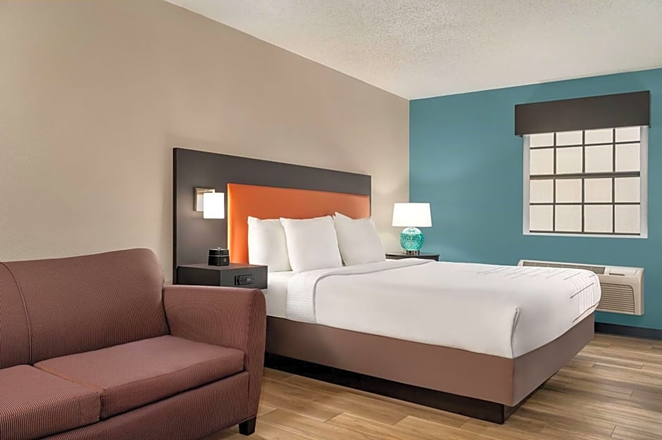 La Quinta Inn & Suites by Wyndham Columbus Airport Reynoldsburg