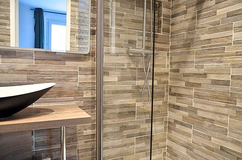 Hôtel De La Perdrix Rouge