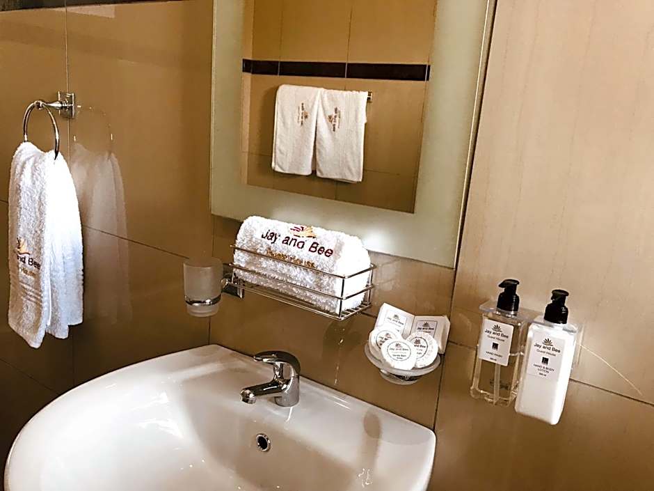 Jay and Bee Guesthouse