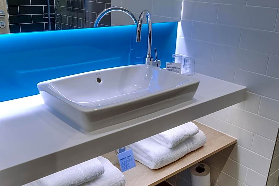 Holiday Inn Express - Fleet By IHG